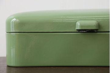 アンティーク雑貨　イギリスビンテージ　ホーローブレット缶(2)