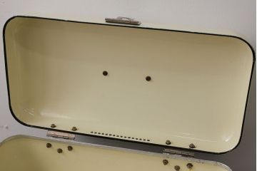 アンティーク雑貨　イギリスビンテージ　ホーローブレット缶(3)
