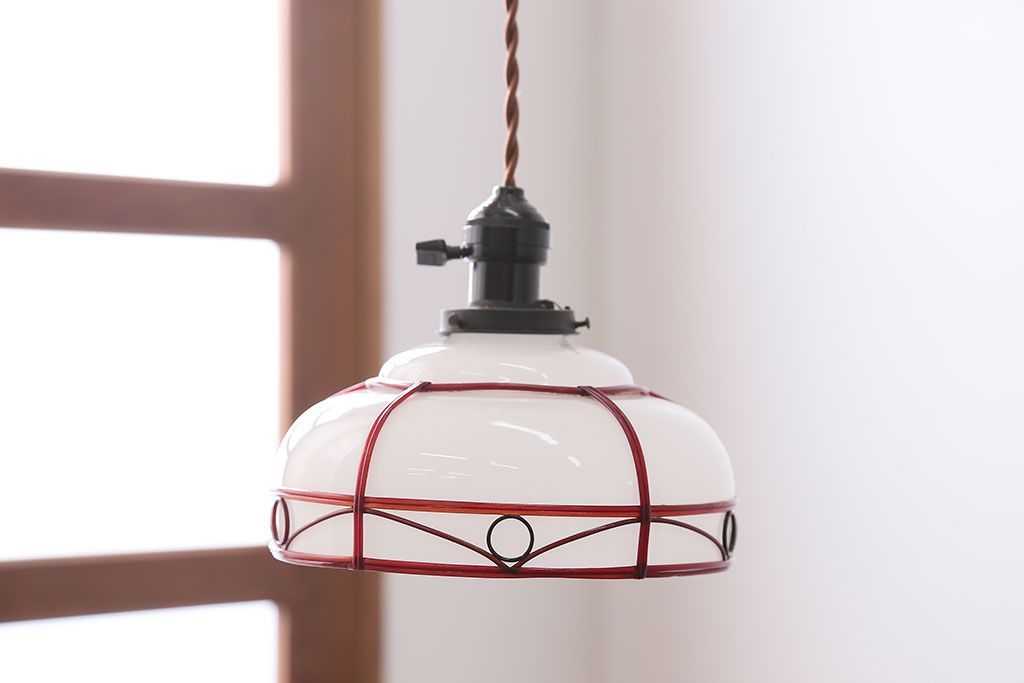 アンティーク　ガラスシェードのレトロな天井照明