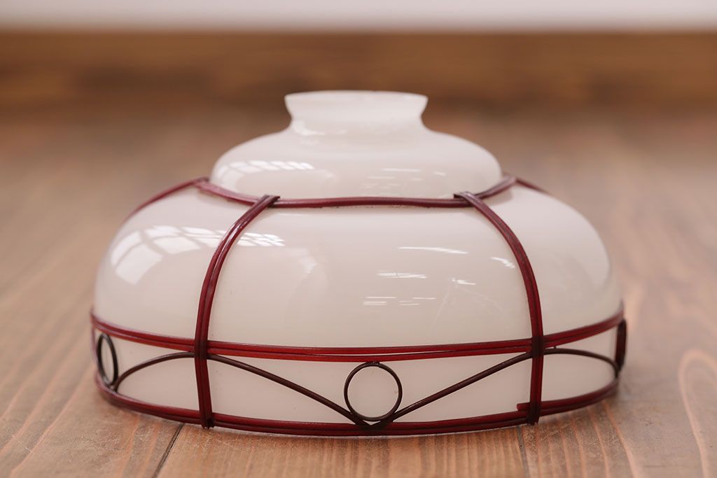 アンティーク　ガラスシェードのレトロな天井照明