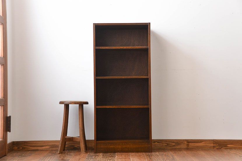 アンティーク家具　ナチュラルスタイル　シンプルな本棚