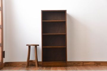アンティーク家具　ナチュラルスタイル　シンプルな本棚