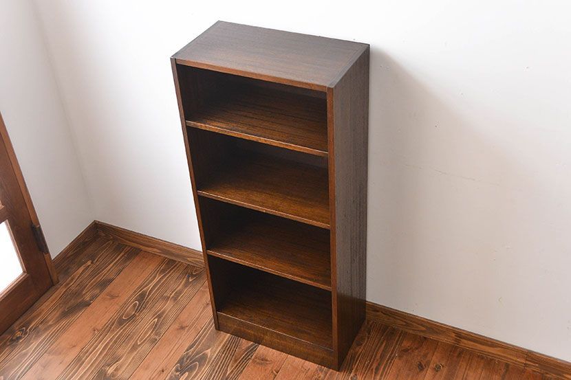 アンティーク家具　ナチュラルスタイル　シンプルな本棚