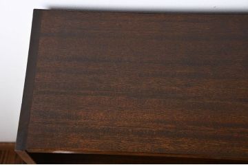 アンティーク家具　ナチュラルスタイル　シンプルな本棚