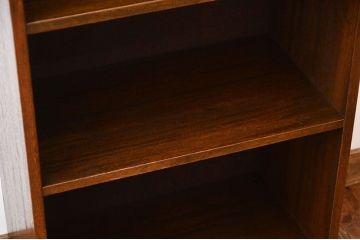 アンティーク家具　ナチュラルスタイル　シンプルな本棚