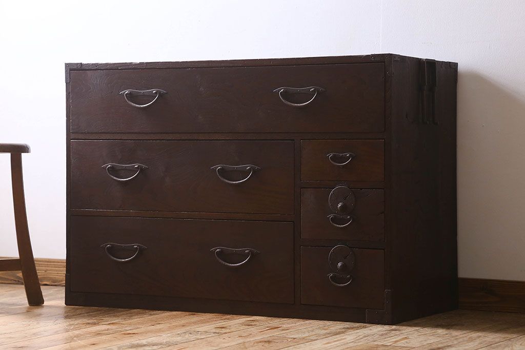 アンティーク家具　味のある古い木の衣装箪笥(チェスト)　古民具・骨董