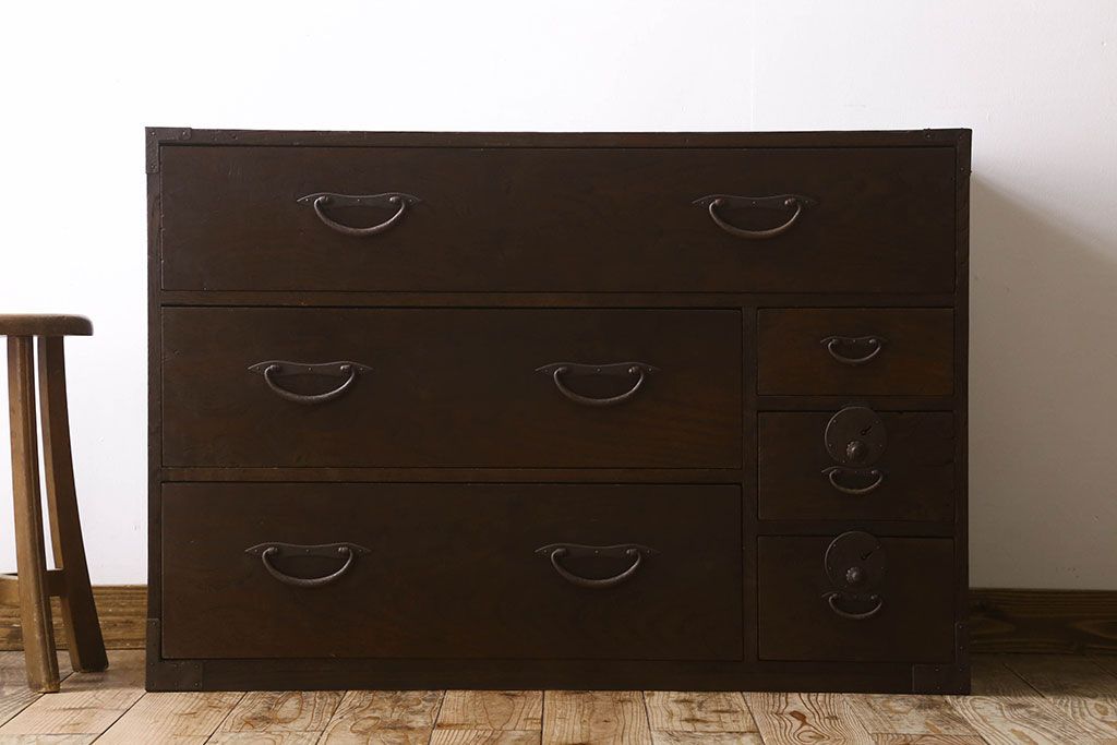 アンティーク家具　味のある古い木の衣装箪笥(チェスト)　古民具・骨董