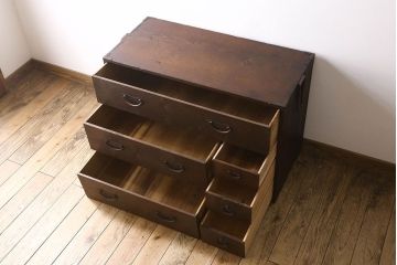 アンティーク家具　味のある古い木の衣装箪笥(チェスト)　古民具・骨董