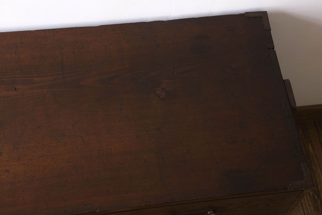 アンティーク家具　味のある古い木の衣装箪笥(チェスト)　古民具・骨董