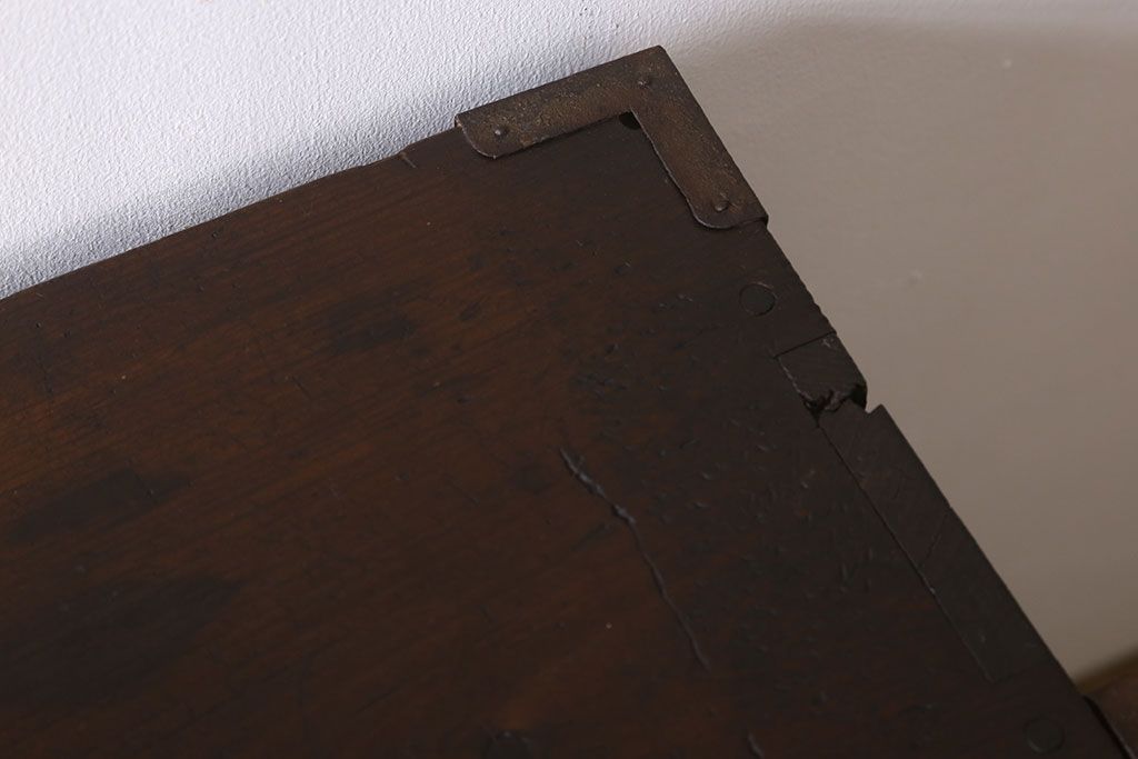 アンティーク家具　味のある古い木の衣装箪笥(チェスト)　古民具・骨董