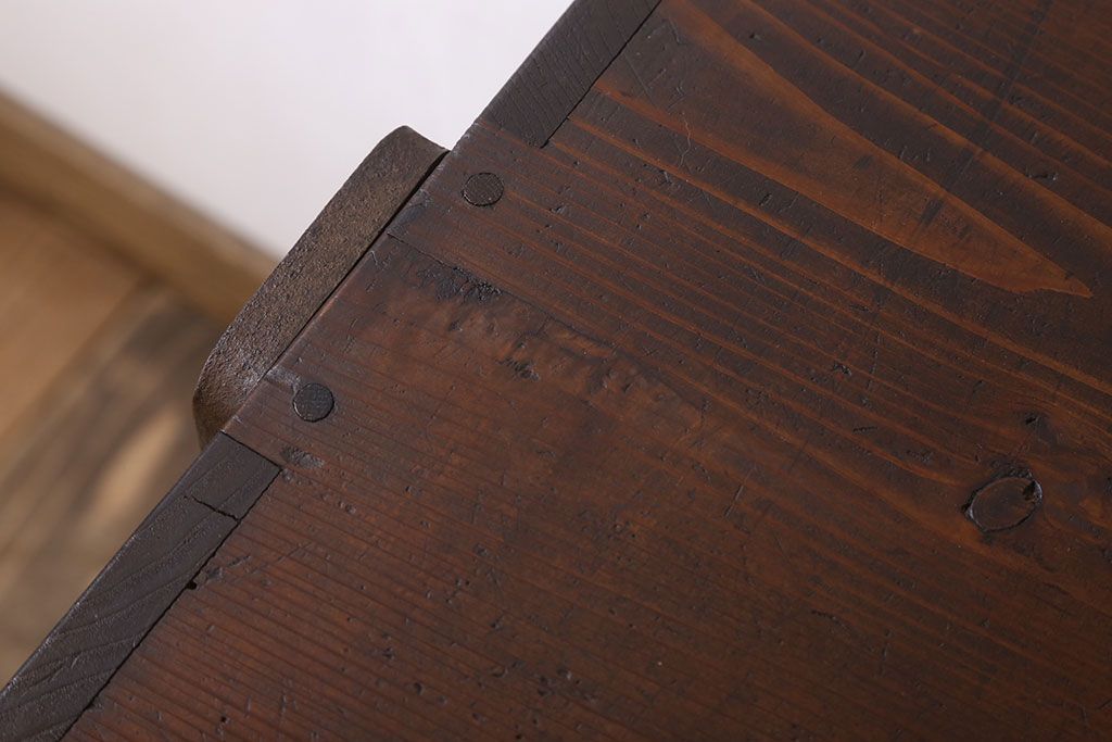 アンティーク家具　味のある古い木の衣装箪笥(チェスト)　古民具・骨董
