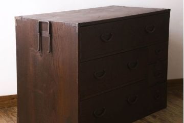 アンティーク家具　味のある古い木の衣装箪笥(チェスト)　古民具・骨董