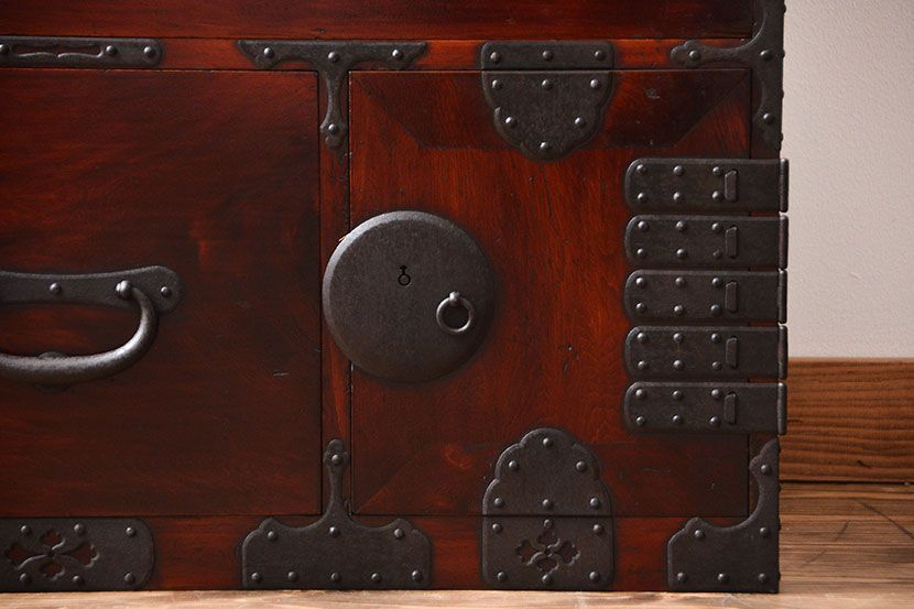 アンティーク家具　古民具・骨董　総檜材!上質な重ね衣装箪笥