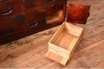 アンティーク家具　古民具・骨董　総檜材!上質な重ね衣装箪笥