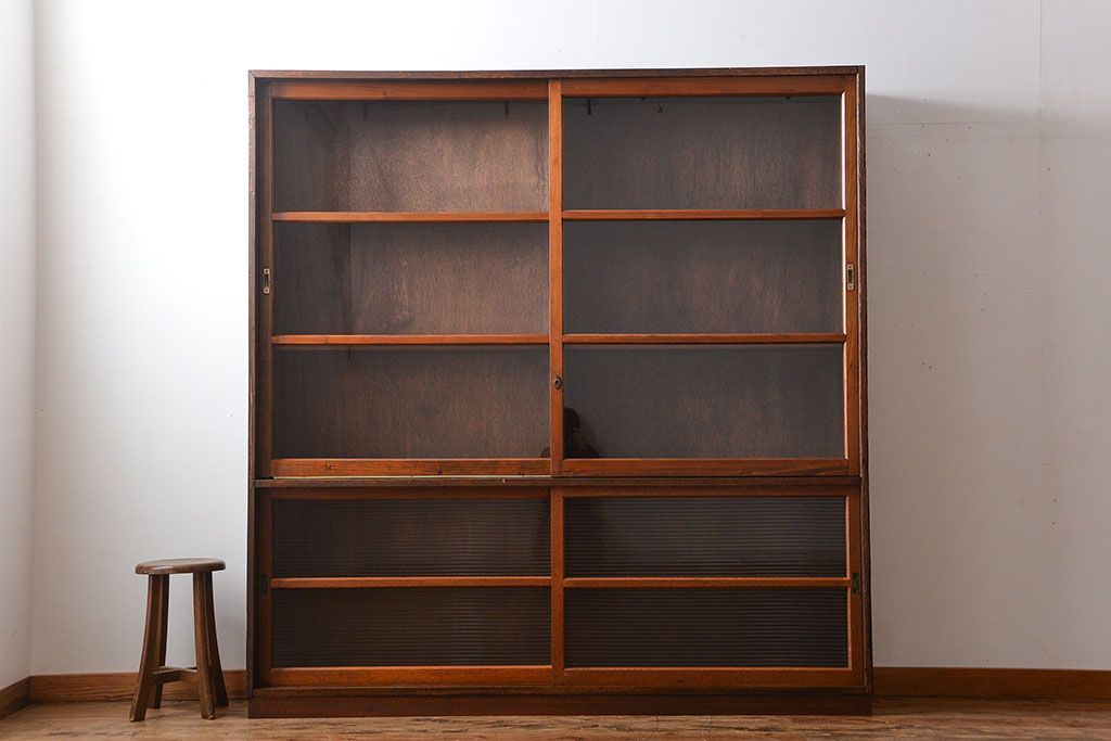 レトロ家具　昭和レトロ　古い学校の大きなアンティーク収納棚