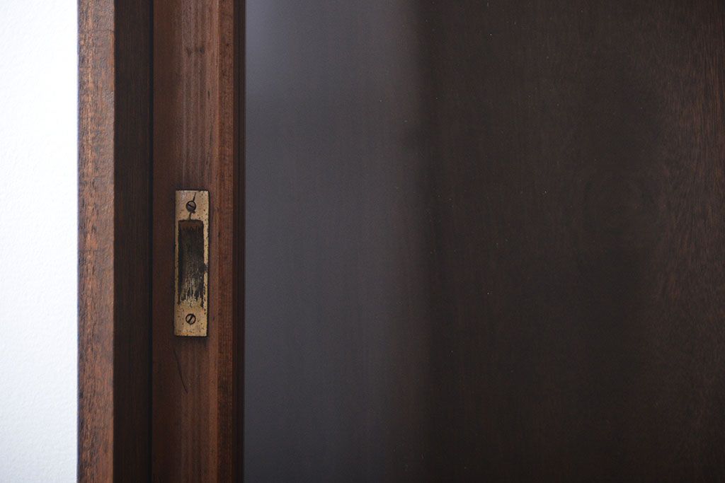 レトロ家具　昭和レトロ　古い学校の大きなアンティーク収納棚