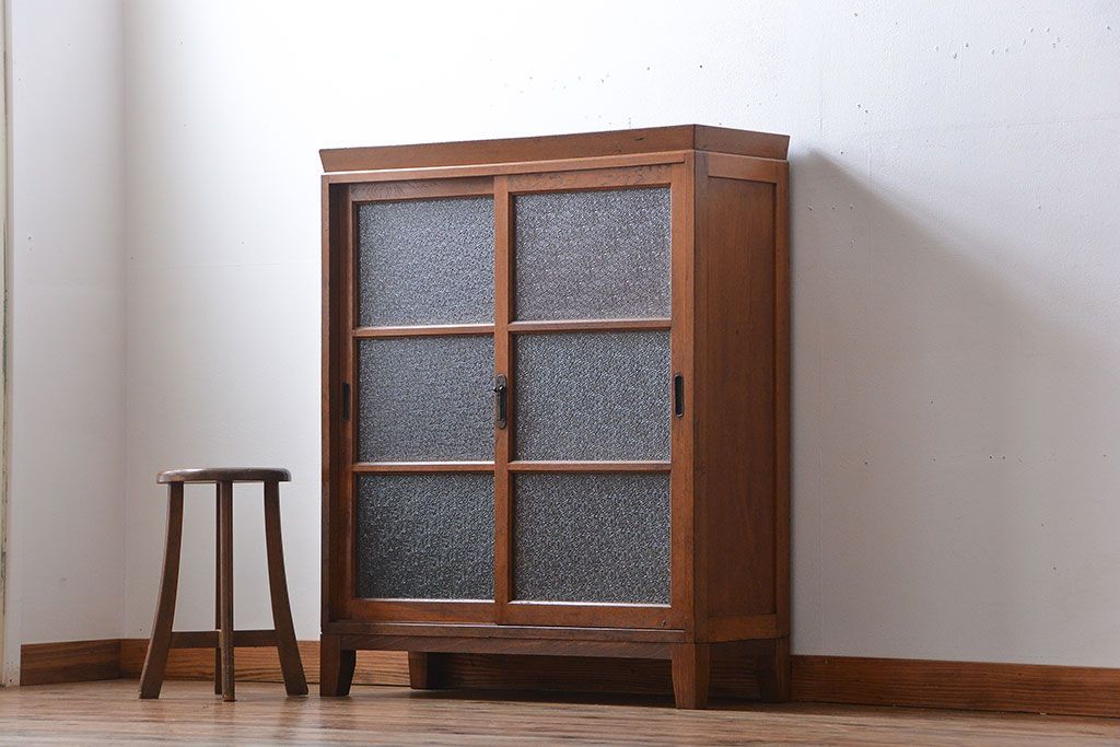 レトロ家具　昭和レトロ　ダイヤガラス入り脚付き収納棚