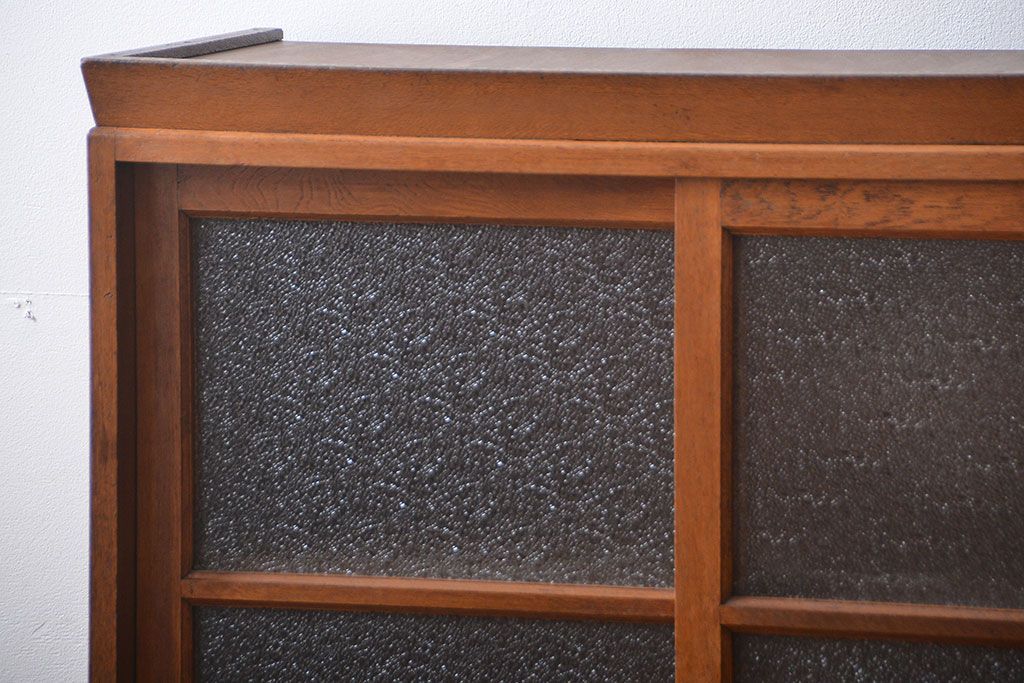 レトロ家具　昭和レトロ　ダイヤガラス入り脚付き収納棚