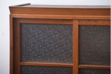 レトロ家具　昭和レトロ　ダイヤガラス入り脚付き収納棚