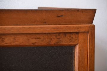 レトロ家具　昭和レトロ　ダイヤガラス入り脚付き収納棚