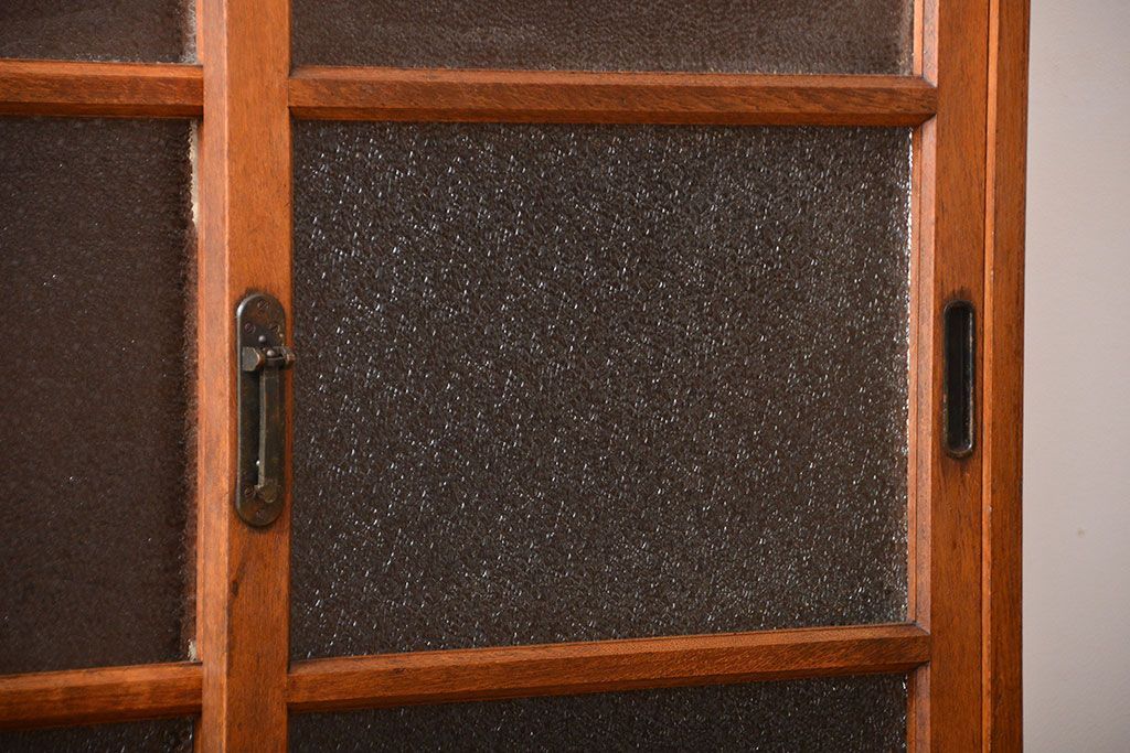 レトロ家具　昭和レトロ　ダイヤガラス入り脚付き収納棚