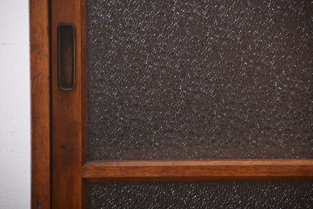 レトロ家具　昭和レトロ　ダイヤガラス入り脚付き収納棚