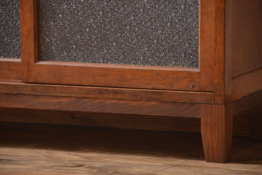 レトロ家具　昭和レトロ　ダイヤガラス入り脚付き収納棚