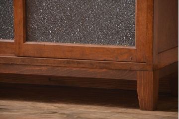 レトロ家具　昭和レトロ　ダイヤガラス入り脚付き収納棚