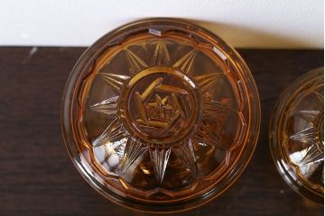 アンティーク雑貨　イギリスアンティーク　琥珀色ガラスのドレッサーセット(キャンドルスタンド)