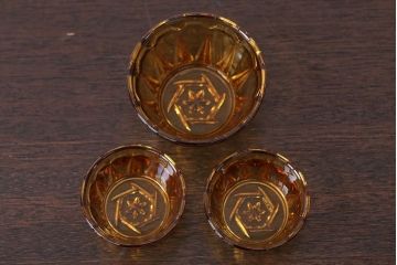 アンティーク雑貨　イギリスアンティーク　琥珀色ガラスのドレッサーセット(キャンドルスタンド)