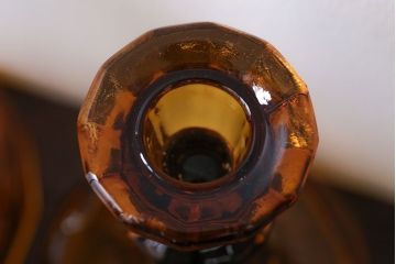 アンティーク雑貨　イギリスアンティーク　琥珀色ガラスのドレッサーセット(キャンドルスタンド)