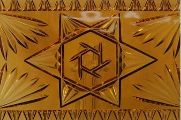 アンティーク雑貨　イギリスアンティーク　琥珀色ガラスのドレッサーセット(キャンドルスタンド)