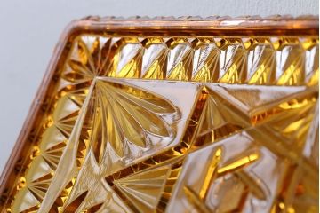 アンティーク雑貨　イギリスアンティーク　琥珀色ガラスのドレッサーセット(キャンドルスタンド)