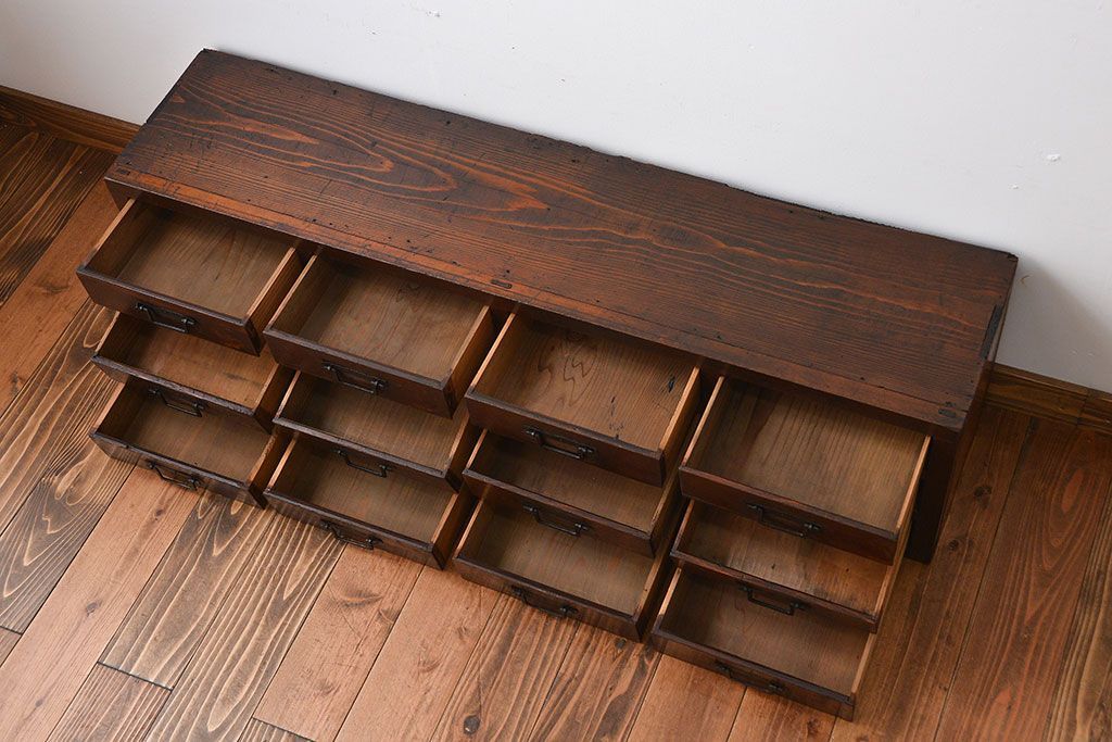 アンティーク家具　古民具・骨董　角手の12杯引き出し
