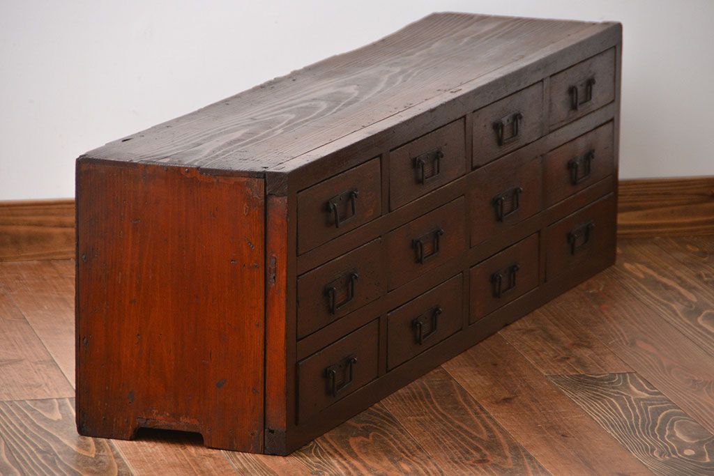 アンティーク家具　古民具・骨董　角手の12杯引き出し