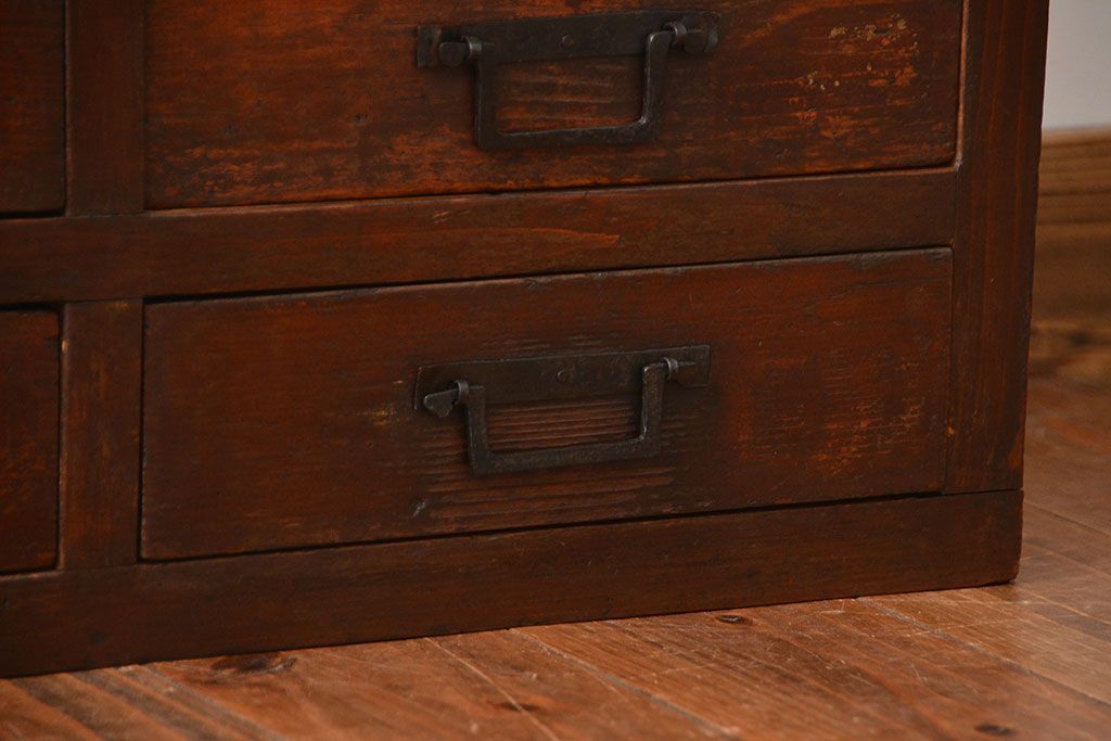 アンティーク家具　古民具・骨董　角手の12杯引き出し