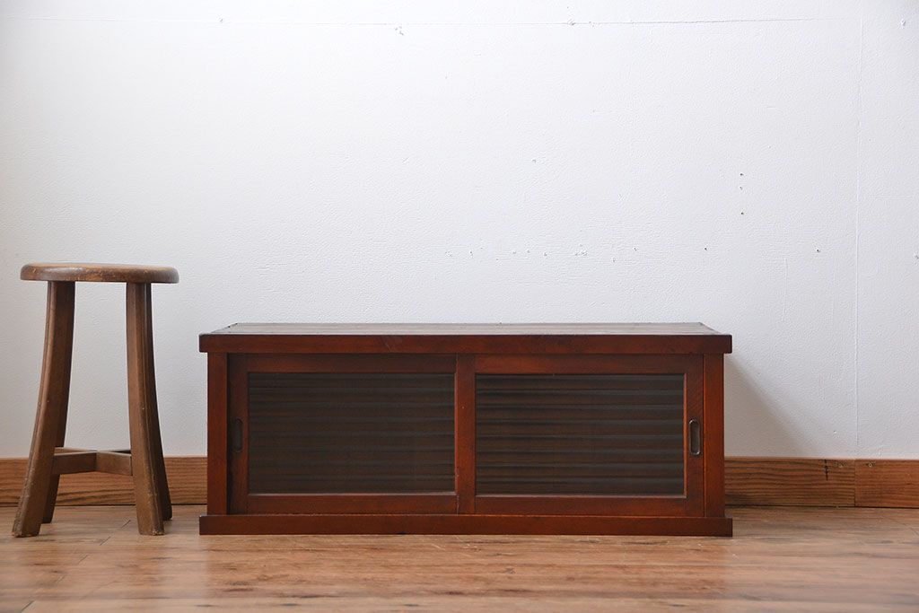 レトロ家具　昭和レトロ　モールガラス入り小さなローボード