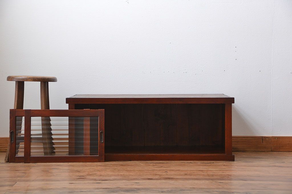 レトロ家具　昭和レトロ　モールガラス入り小さなローボード