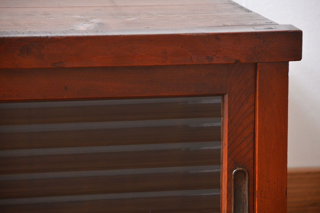 レトロ家具　昭和レトロ　モールガラス入り小さなローボード