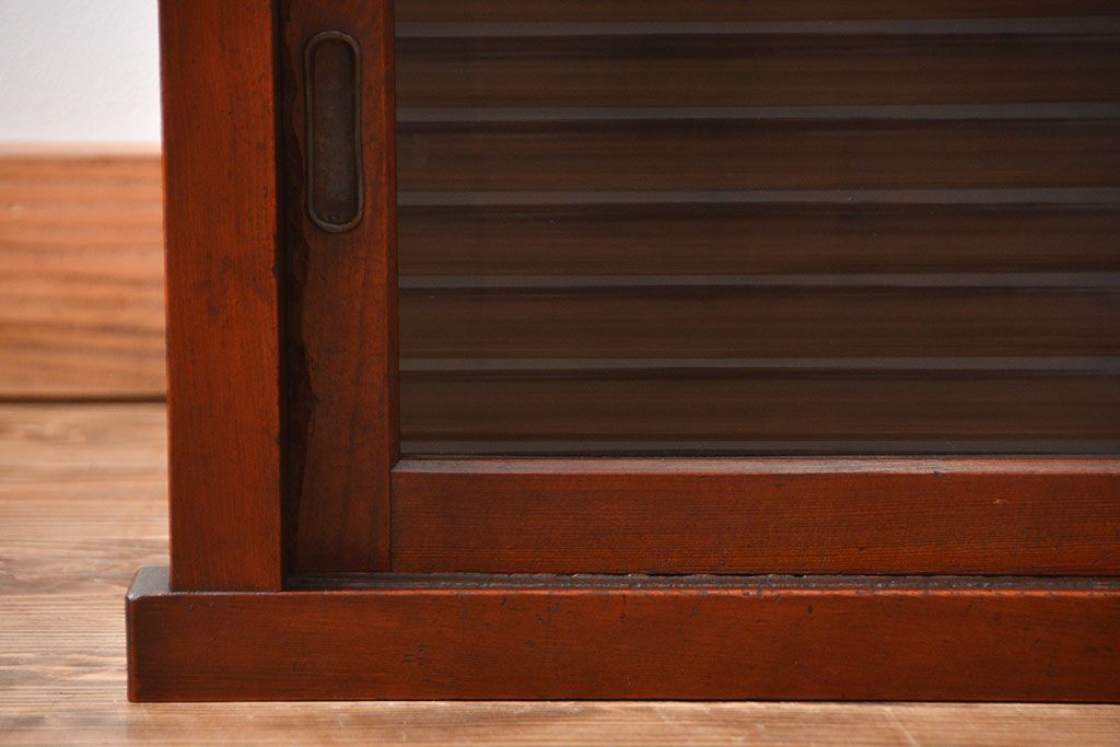 レトロ家具　昭和レトロ　モールガラス入り小さなローボード