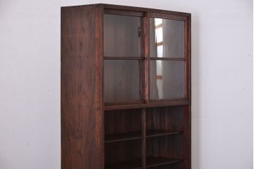 アンティーク家具　アンティーク　引き戸付き薄型収納棚(キャビネット)