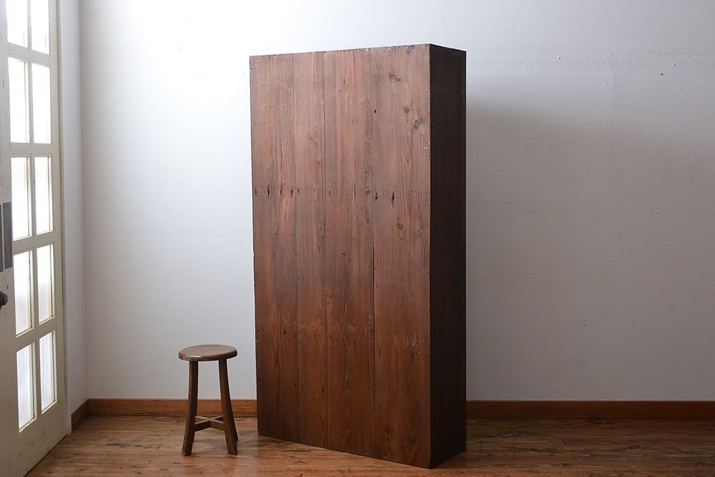 アンティーク家具　アンティーク　引き戸付き薄型収納棚(キャビネット)