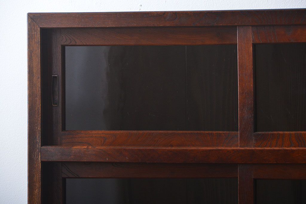 アンティーク家具　アンティーク　前面欅材!ダイヤガラス入り引き戸収納棚