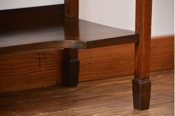 アンティーク家具　イギリスアンティーク　内部の背面が鏡のお洒落なキャビネット