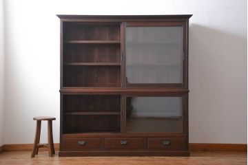 アンティーク家具　大正ロマン　引き出し付き!大きなガラス引き戸収納棚