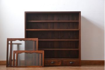 アンティーク家具　アンティーク　モールガラス入り薄型引き戸収納棚