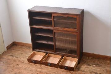 アンティーク家具　アンティーク　モールガラス入り薄型引き戸収納棚