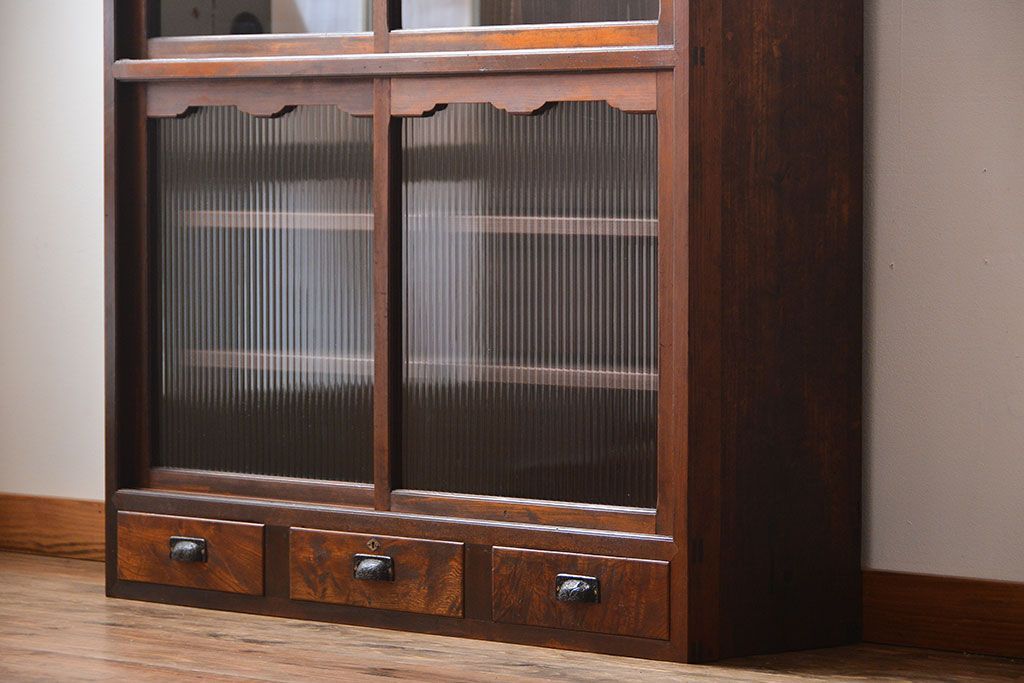 アンティーク家具　アンティーク　モールガラス入り薄型引き戸収納棚