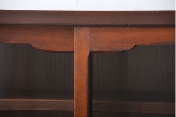 アンティーク家具　アンティーク　モールガラス入り薄型引き戸収納棚