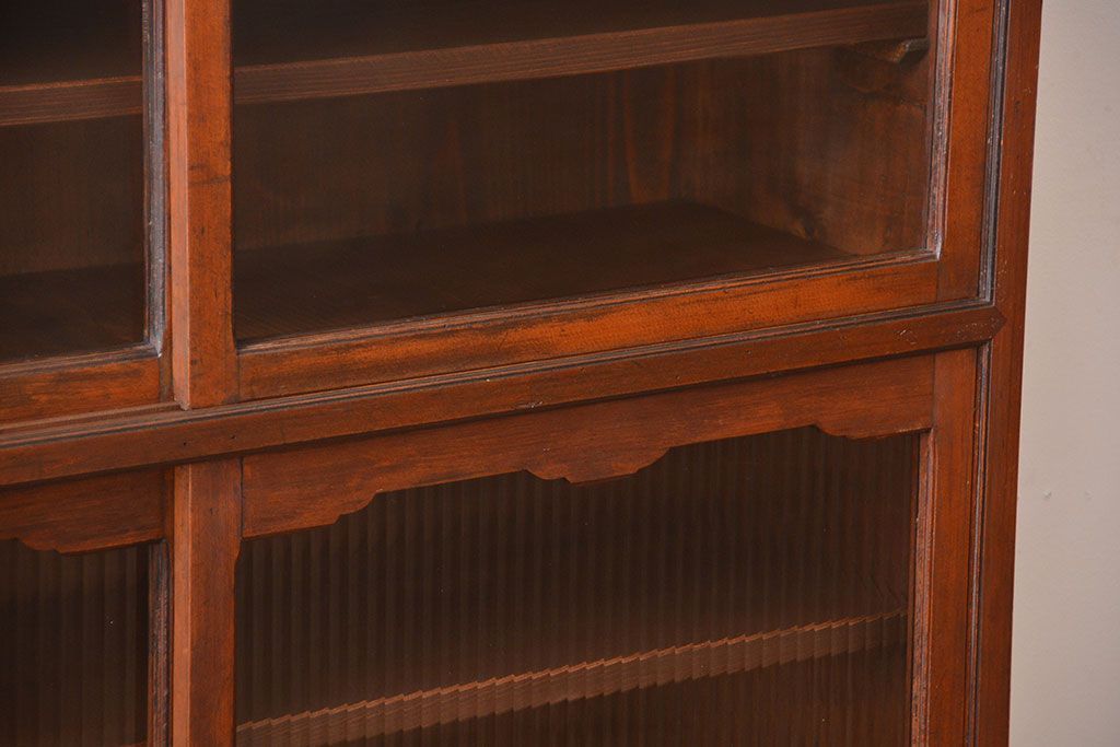 アンティーク家具　アンティーク　モールガラス入り薄型引き戸収納棚